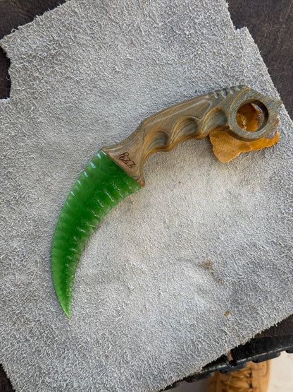 Pressure-flaked stone artifact – Customizable edge and handle colors (fixed price). Currently no stock; made to order. Production lead time available upon inquiry. Blunt/unsharpened edge.